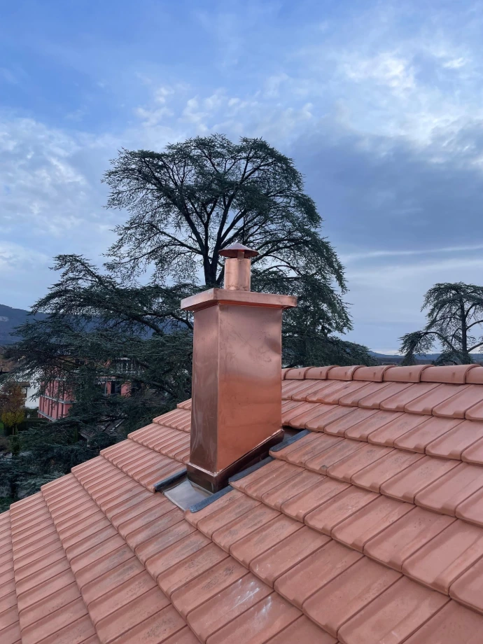 cheminée doublée en cuivre